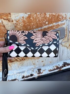 Checkered Sunflower Embossed Wallet in Black & Cream